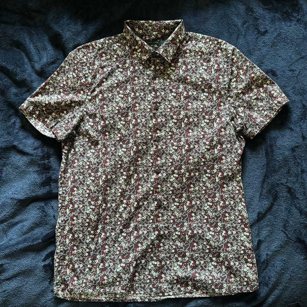 Perry Ellis short sleeve pattern dress shirt